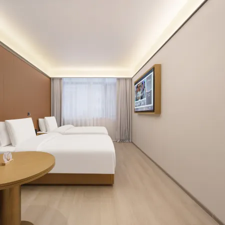 Baili Aishang International Hotel (Dalian Xinghai Park, Heishijiao Subway Station Branch)