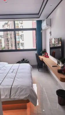 Anyue Homestay (Wumeng Grass Plain) - pemandangan pegunungan