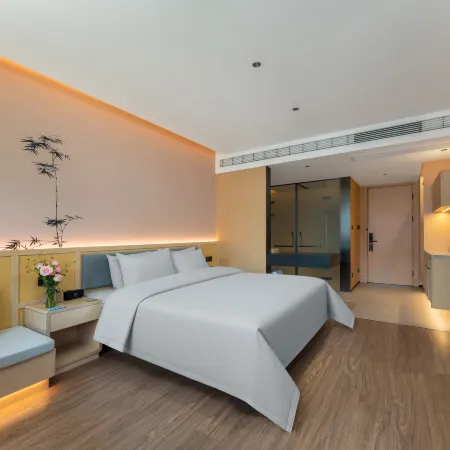 Jingcadia Hotel (Guilin Qixing Park Two Rivers and Four Lakes)