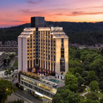 Wanda Moments, Zhuhai Hotels near Bailian Cave Park