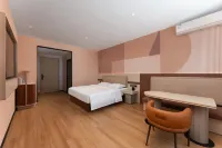 Holiday Lanting · LUXE Smart Audio-visual Designer Homestay