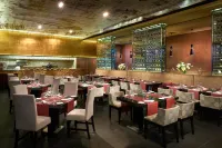 The Fives Beach Hotel & Residences - فطور