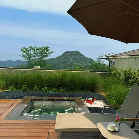 Yingying Mountain House B&B