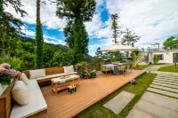 Floral Hotel・Cloud Hidden | View Sleep・Oxygen Mountain Lodge (Lushan Guling Central Park Branch) - 4-Star