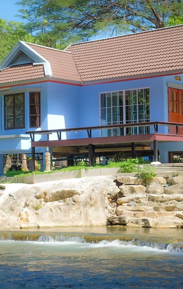 2 Bedrooms House with Lake View
