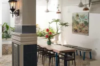 1001 Nights Boutique Inn - parking