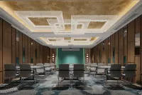 Phoenix Crowne Vinh - parking