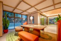 Orange Nanjing Zifeng Tower Gulou Subway Station Hotel - Bãi đậu xe