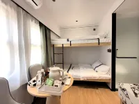 Cunchao Train Theme Hotel - 3-Star