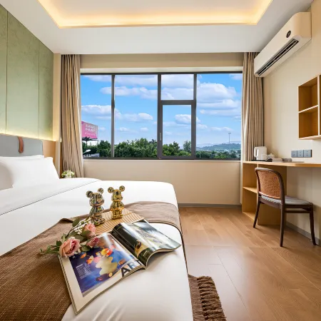 CH Hotel (Chongqing Jiangbei Airport Branch, Shuanglong Metro Station)