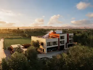 Dunhuang Yinyueyi Resort Homestay