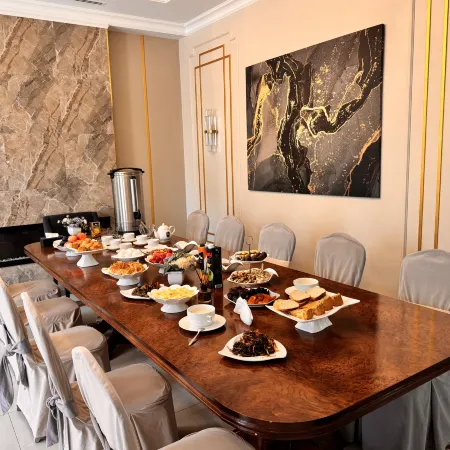 Lanya Hotel