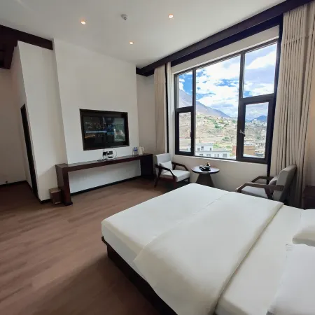 Deqin Zongyam Mountain Residence