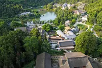 Zuwang Qingyin Homestay (Emeishan Qingyin Pavilion Scenic Area) - موقف سيارات