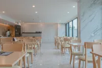 ONE Hotel - breakfast