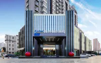 Kyriad Hotel (Tengzhou Xinxing North Road Wuyue Plaza) - parking