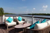 Castle Bayview Resort & Spa - Mountain view