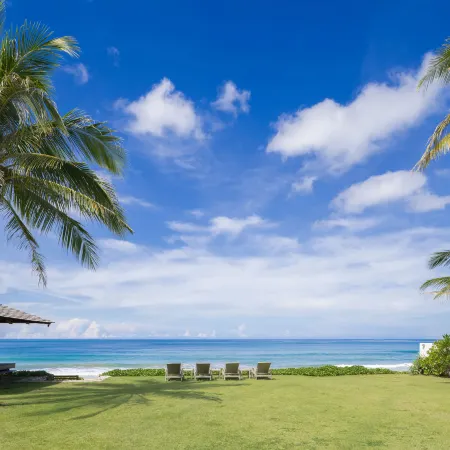 Villa Malee Sai Отели рядом с достопримечательностью «Yacht Haven Phuket Marina»