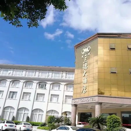 San Tos Hotel