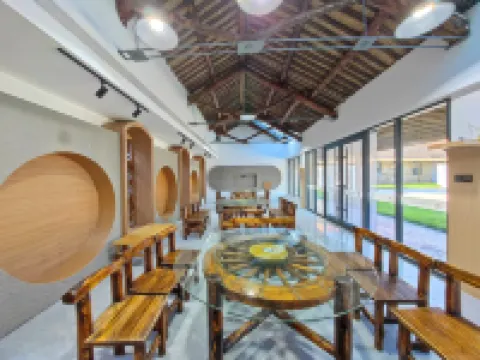 Ping Shun Banshan cave holiday estate
