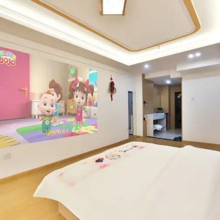 Xingxiang·Viewing Designer Homestay (Yanji Yanbian University Internet Red Wall Store)