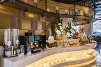 VOYAGE INTERNATIONAL HOTEL (Capital Airport New National Exhibition Store) - breakfast