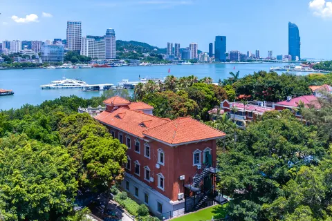 Gulangyu Baiwenxiong Hotel (Sanqiutian Wharf)