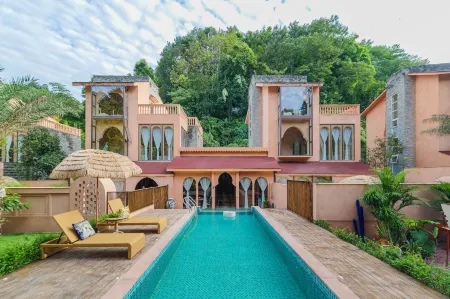 Qingcheng MOMA Jardin Villa Отели рядом с достопримечательностью «Baiyun Wanfo Cave»