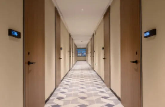 SGLL零壓智能·影院設計師酒店（路橋塑料城店）