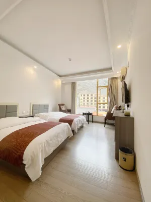 Jinchuan Caiwang Hotel