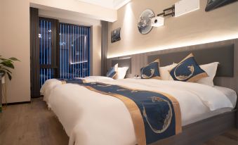 Lanting Cinema Hotel