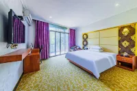 Yunfu Furonghua Hotel