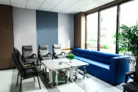 Holiday Inn Junhui - 2-Star