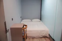 Xiaoyao Bear Hostel (Beijing South Railway Station Caoqiao Subway Station)