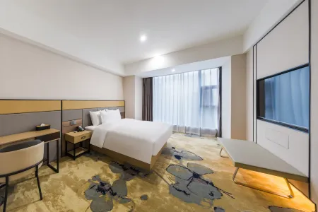 New Crescent Moon Hotel (Meishan East Station Chunxi Square Branch) Отели рядом со станцией Meishan East Railway Station