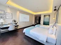 W· Xi 'an Hotel - موقف سيارات