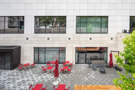 IntercityHotel Karlsruhe Отели рядом с достопримечательностью «Технологический институт Карлсруэ»