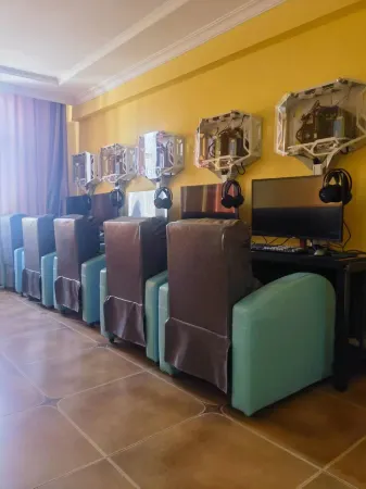 Blue Ocean E-sports Hotel Отели в г. Уюань