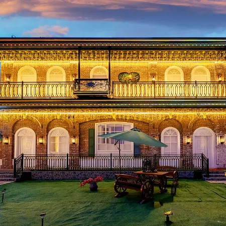 Yulia Russian Mansion (Harbin Railway Station Museum Subway Station)