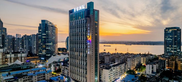 Meisu • Flower Hot Spring Hotel (Wuhu Pedestrian Street Binjiang Branch) Hotele w: Wuhu