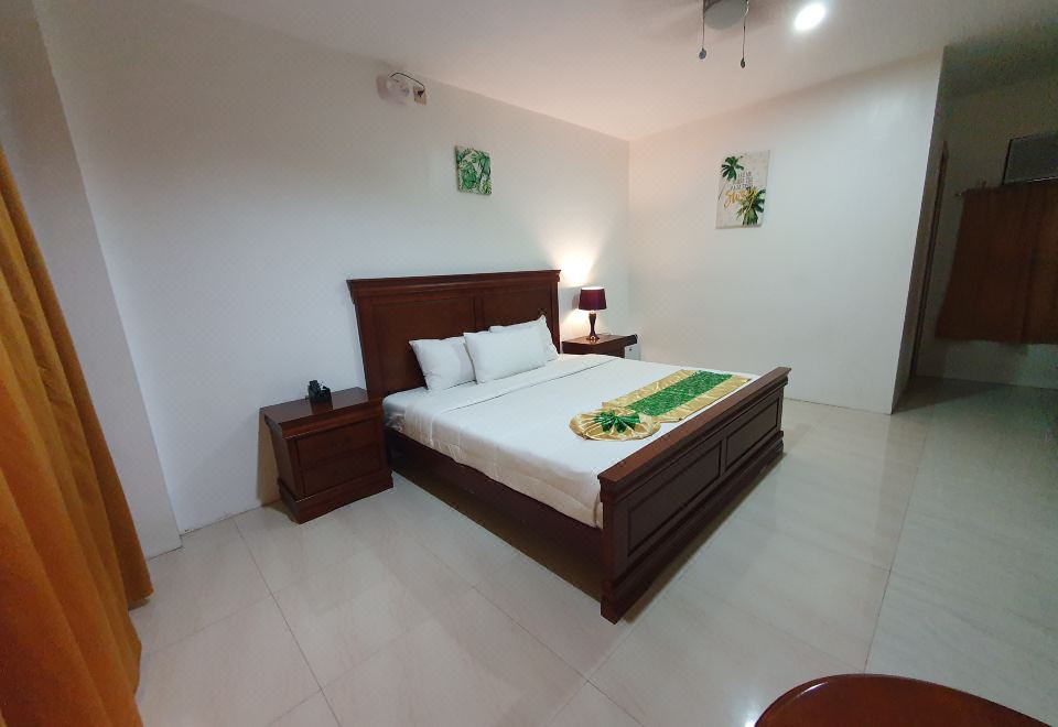 모알보알 리조트의 야외 수영장 전경