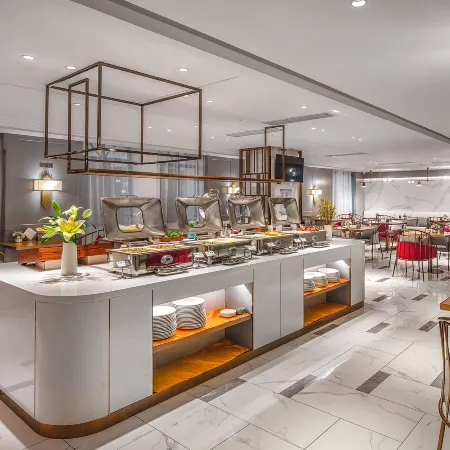 Magnotel Hotel (Dongxing Guomen Port)