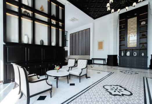 2. 민트라 호텔..