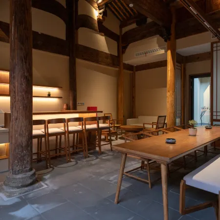 Yueqixi Shiyinju · Moon Homestay (Huizhou Ancient City Doushan Street)