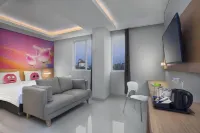 Favehotel Hasyim Ashari Tangerang Hotels near STMIK Raharja