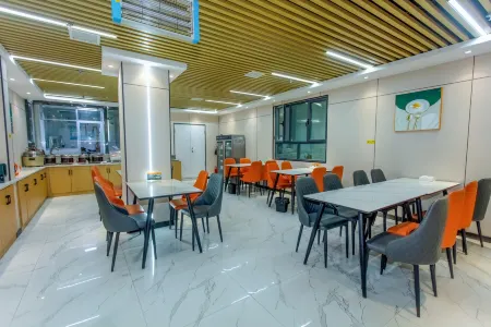 Awati Fuyuan Hotel Отели рядом с достопримечательностью «Народная больница в Авати»