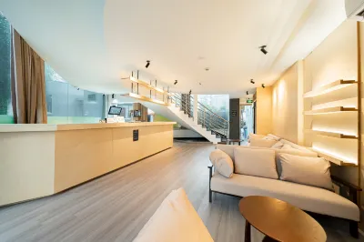 Dengba Chinese Inn (Zhenbei Road Subway Station Meichuan Road Pedestrian Street Branch) Hotels in Shanghai