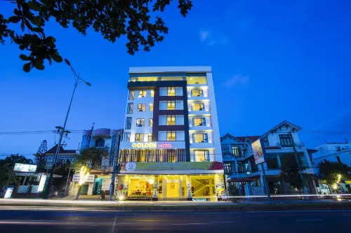 Golden Quang Tri Hotel - parking