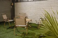 Maybe Homestay Hotels in Longjing District