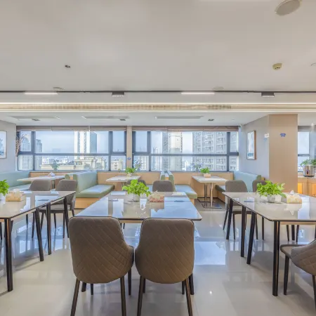 Duojiangnan Hotel (Ningbo Impression City Vientiane Huiqianhu North Road Metro Station)